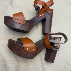 Vintage Brown Platform Sandals 91/2 heels